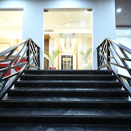 The Janki Hotel Ayodhya Eksteriør billede