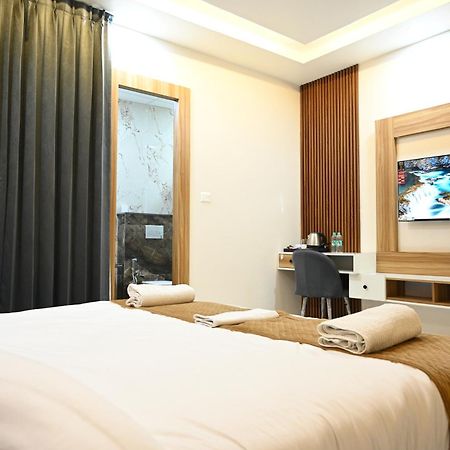 The Janki Hotel Ayodhya Eksteriør billede