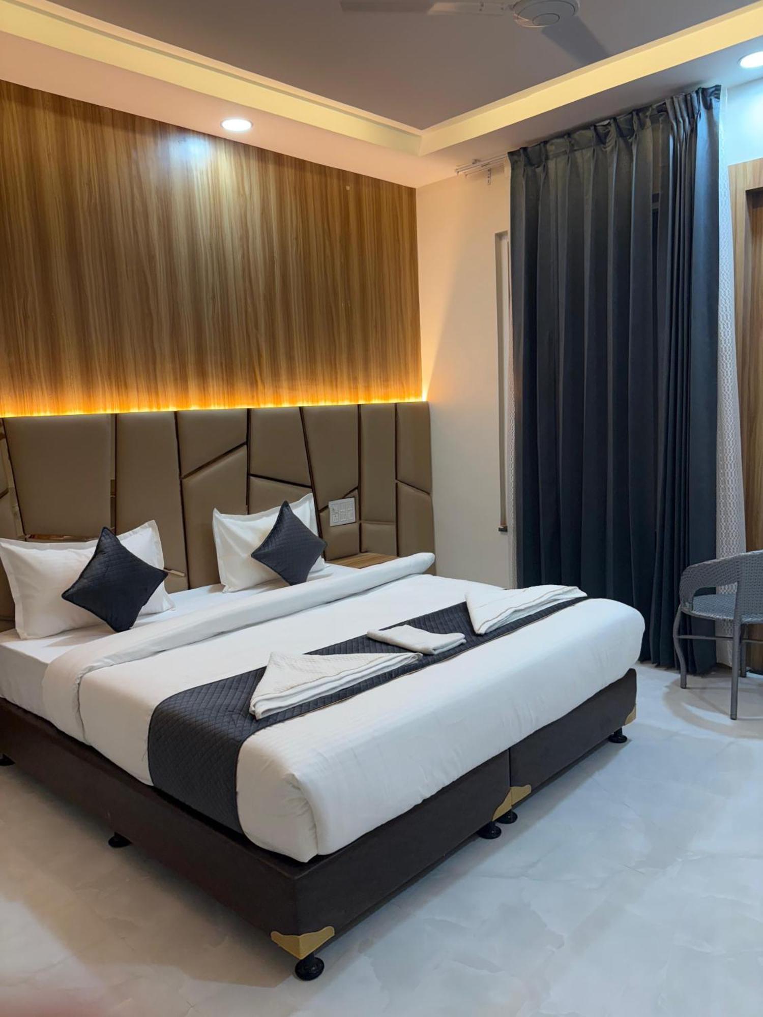 The Janki Hotel Ayodhya Eksteriør billede