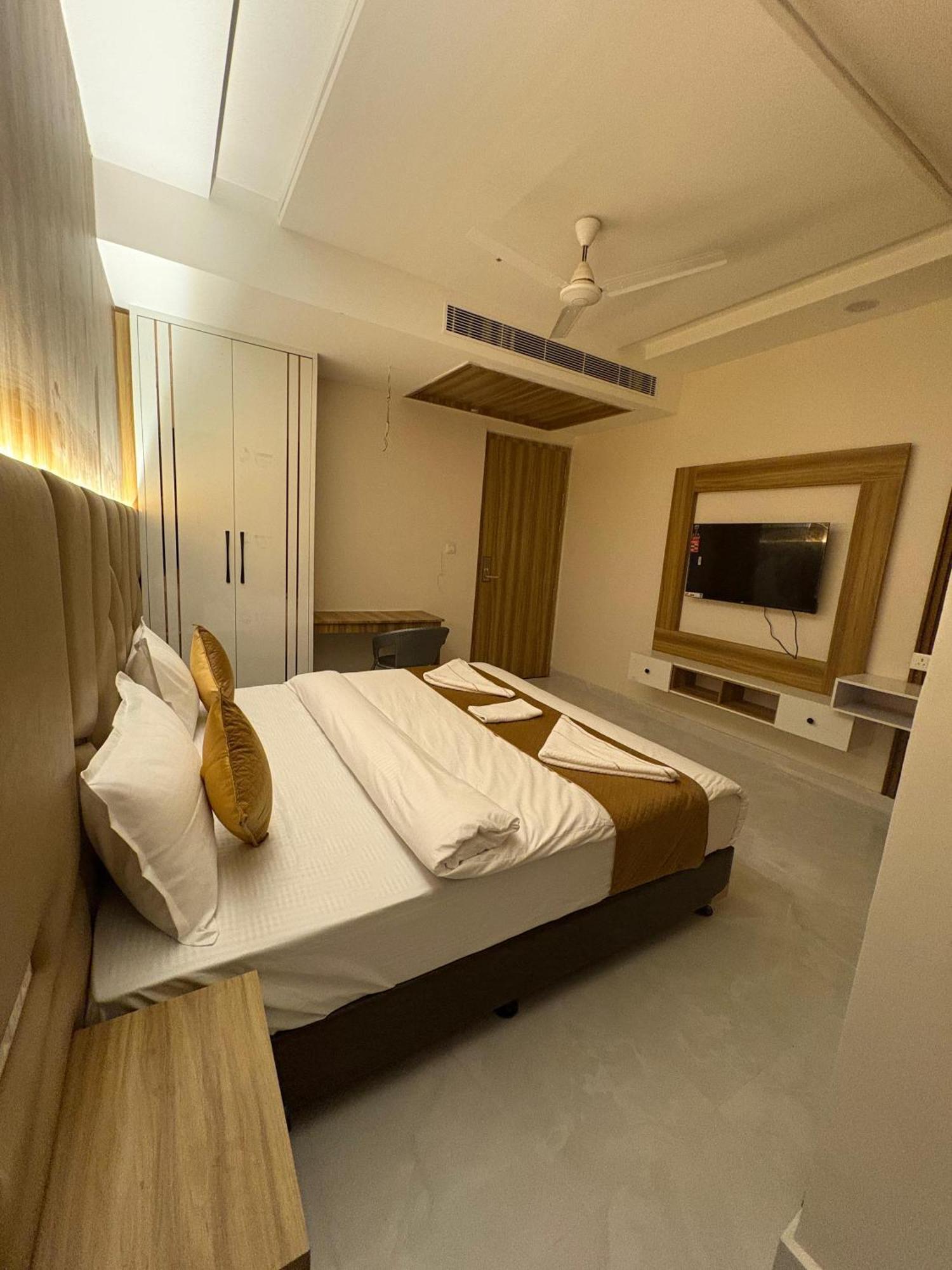 The Janki Hotel Ayodhya Eksteriør billede