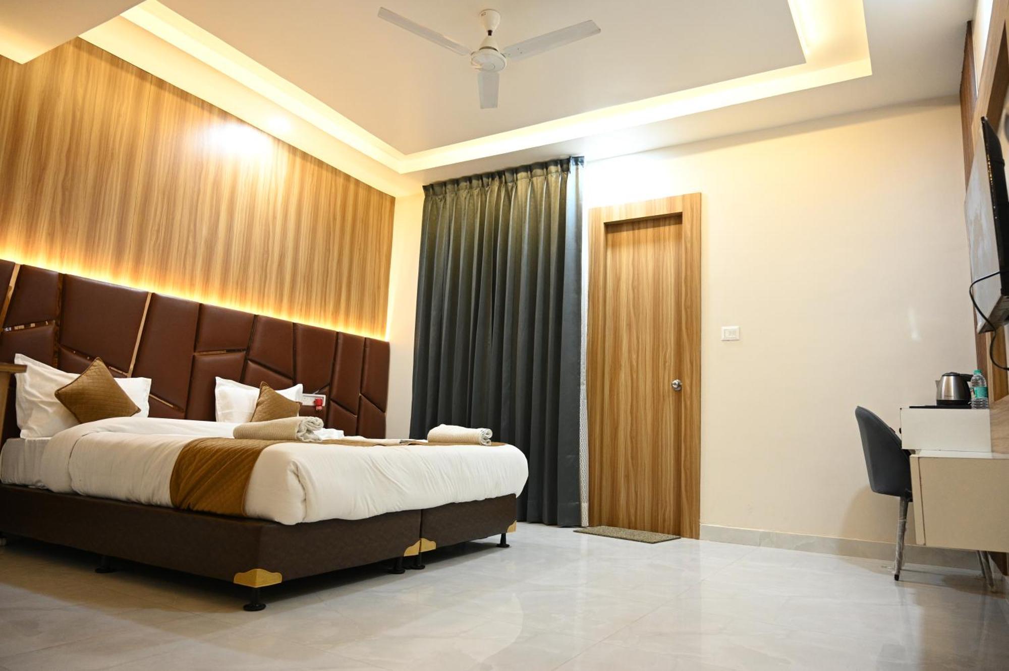 The Janki Hotel Ayodhya Eksteriør billede